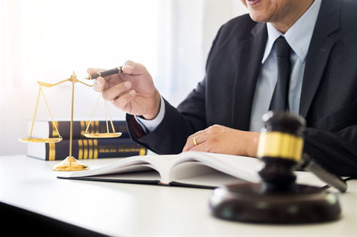 违法辞退员工的补偿标准(违法辞退员工的补偿标准2021年)